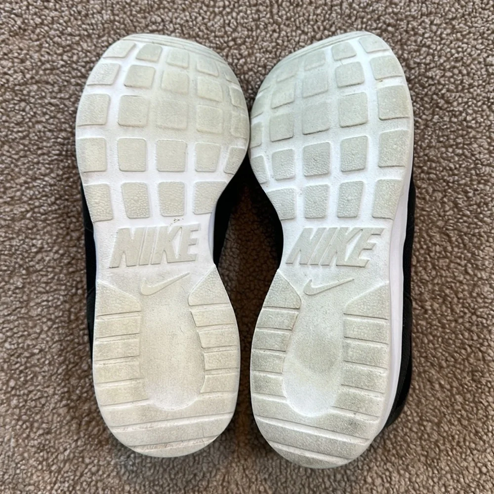 Nike Women’s Kaishi Running Shoes Black/White - Size 8